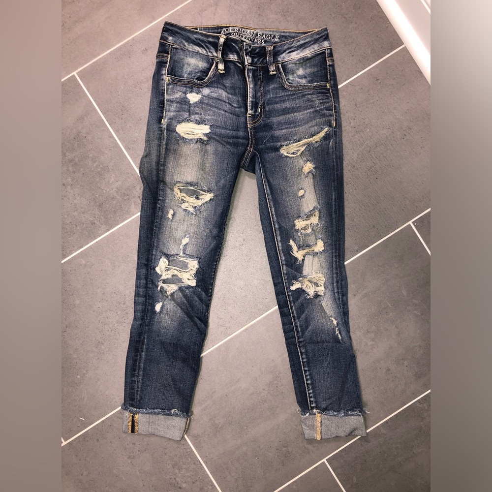 American Eagle Ripped Jeggings crop Jeans size 2